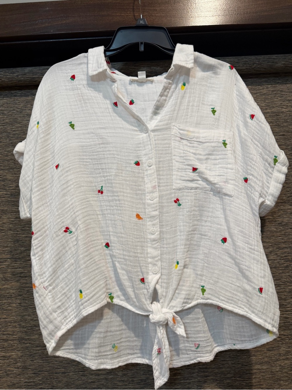 beachlunchlounge White Button-Front Tie-Hem Top with Multicolor Fruit Embroidery